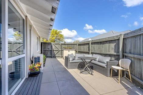 Photo of property in 2/23 Blighs Road, Strowan, Christchurch, 8052