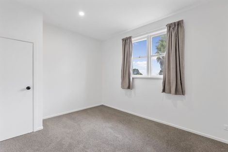 Photo of property in 70b Colwill Road, Massey, Auckland, 0614