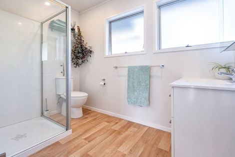 Photo of property in 329 Triangle Road, Massey, Auckland, 0614