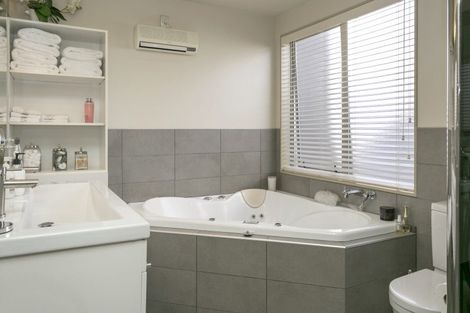 Photo of property in 382 Lake Terrace, Two Mile Bay, Taupo, 3330