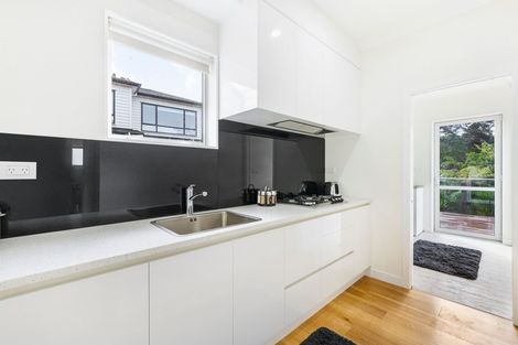 Photo of property in 16 Para Close, Fairview Heights, Auckland, 0632