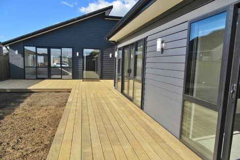 Photo of property in 10 Brumbie Way, Karaka, Papakura, 2113
