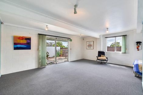 Photo of property in 141 Flanshaw Road, Te Atatu South, Auckland, 0610