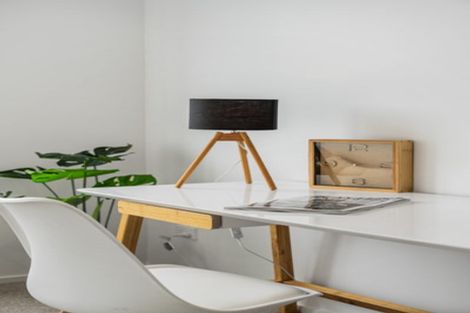 Photo of property in 27 Raukohekohe Road, Wiri, 2104