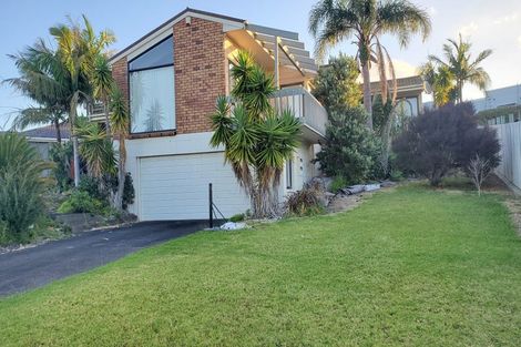 Photo of property in 34 Oliver Road, Eastern Beach, Auckland, 2012