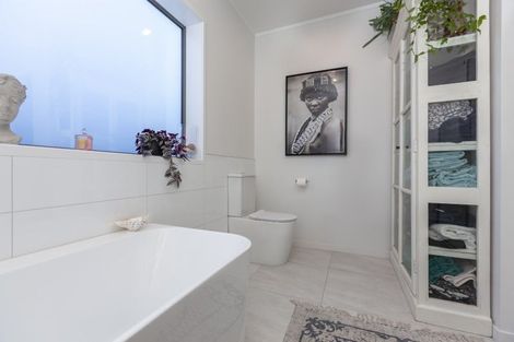 Photo of property in 3 Lamont Place, Waikanae, 5036