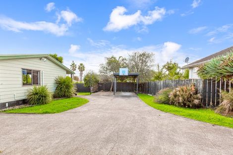 Photo of property in 91a/2 Beach Road, Te Atatu Peninsula, Auckland, 0610