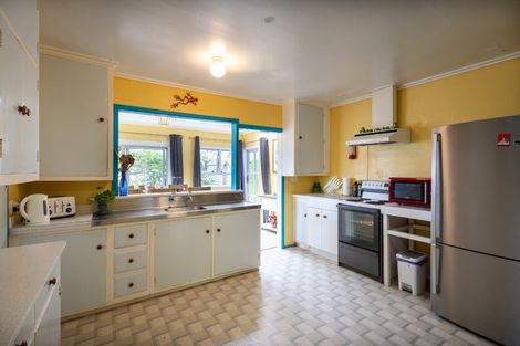 Photo of property in 63 Sea View Road, Baylys Beach, 0377
