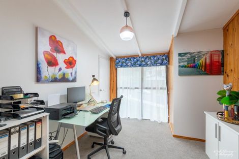 Photo of property in 8 Tapestry Grove, Silverstream, Upper Hutt, 5019