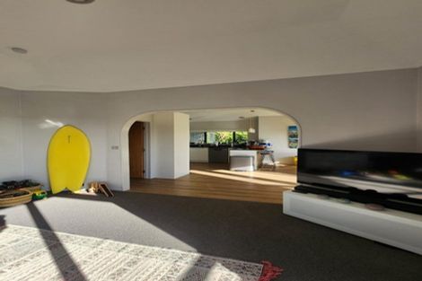 Photo of property in 18 Arden Place, Oakura, 4314
