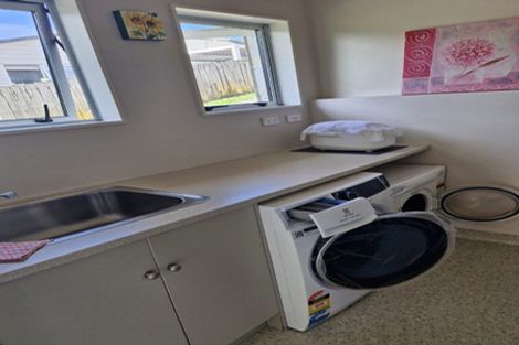 Photo of property in 1/25 Mahara Avenue, Birkenhead, Auckland, 0626