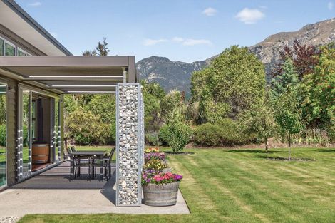 Photo of property in 28 Sam John Place, Lake Hawea, 9382