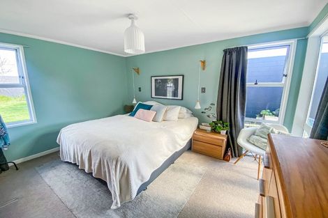 Photo of property in 2 Rakino Place, Awapuni, Palmerston North, 4412