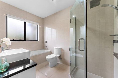 Photo of property in 83 Lake Panorama Drive, Henderson Valley, Auckland, 0612