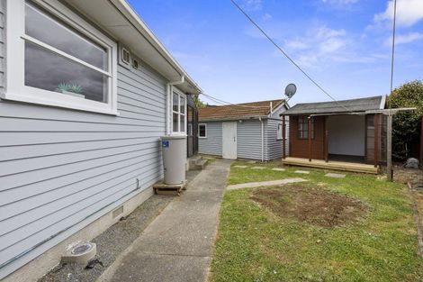 Photo of property in 2 Whirinaki Crescent, Heretaunga, Upper Hutt, 5018