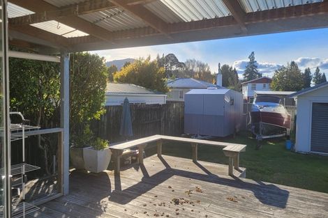 Photo of property in 2 Gifford Place, Utuhina, Rotorua, 3015