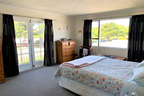 Photo of property in 405 Avonhead Road, Avonhead, Christchurch, 8042