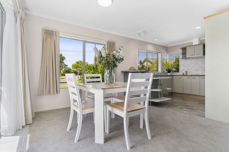 Photo of property in 14 Mcleod Place, Papamoa Beach, Papamoa, 3118