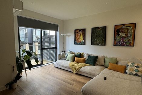Photo of property in 22 Parkwood Avenue, Westgate, Auckland, 0614