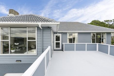 Photo of property in 22 Paparangi Crescent, Paparangi, Wellington, 6037