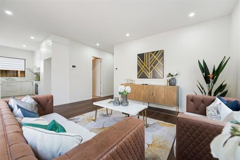 Photo of property in 17 Whakairo Crescent, Gulf Harbour, 0930