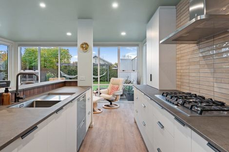 Photo of property in 74 Regency Crescent, Redwood, Christchurch, 8051