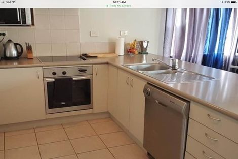Photo of property in 60 Tiger Drive, Golflands, Auckland, 2013