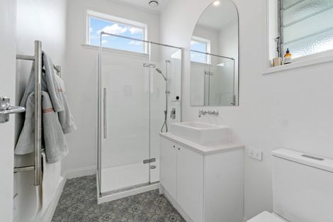 Photo of property in 236 Birkdale Road, Birkdale, Auckland, 0626