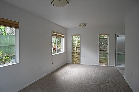 Photo of property in 2/53 Newington Road, Henderson, Auckland, 0612