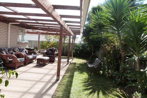 Photo of property in 10 Northridge Terrace, Massey, Auckland, 0614