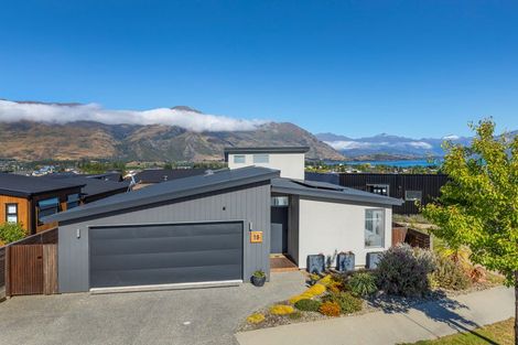 Photo of property in 15 Landsborough Lane, Wanaka, 9305