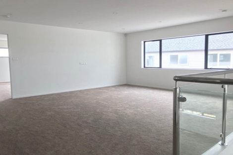 Photo of property in 18 Spyglass Street, Red Beach, 0932