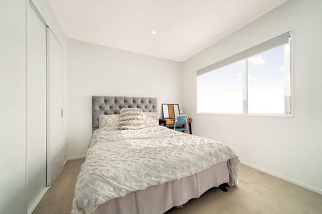 Photo of property in 43 Eileen Newey Place, Henderson, Auckland, 0612