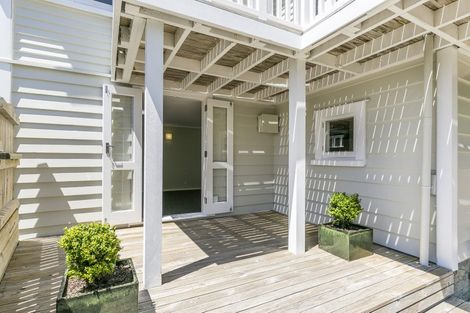 Photo of property in 59 Severn Street, Island Bay, Wellington, 6023