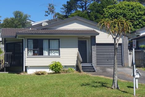 Photo of property in 1/20 Barbados Drive, Unsworth Heights, Auckland, 0632