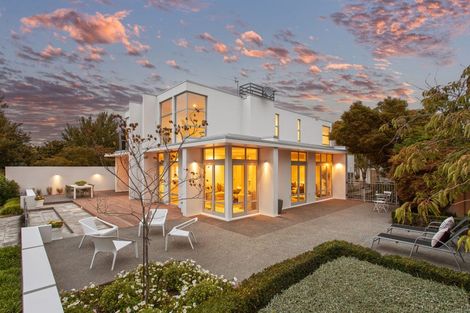Photo of property in 43 Totara Street, Fendalton, Christchurch, 8041