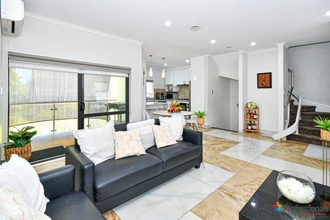 Photo of property in 4225a Great North Road, Glendene, Auckland, 0602