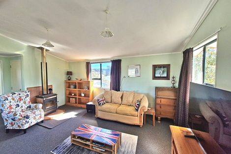 Photo of property in 1931 Parewanui Road, Parewanui, Bulls, 4894