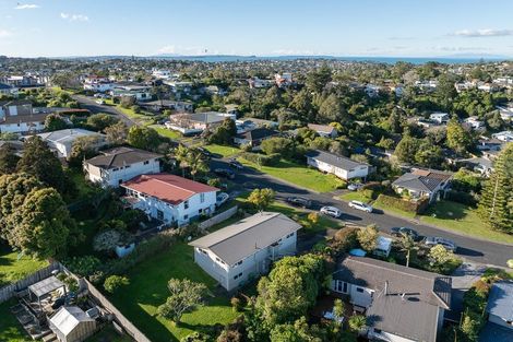 Photo of property in 11 Barker Rise, Northcross, Auckland, 0632