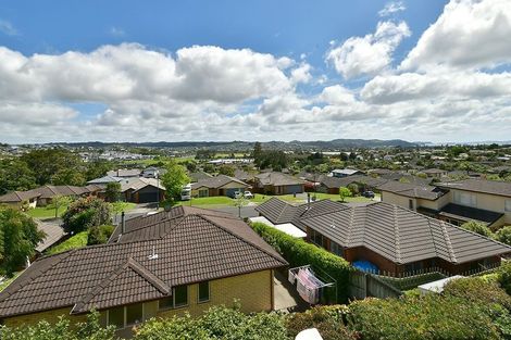 Photo of property in 9 Seagate Place, Red Beach, 0932