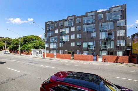 Photo of property in Nouvo Apartments, 4a/21 Rugby Street, Mount Cook, Wellington, 6021