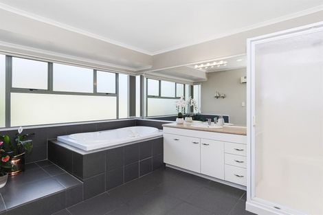 Photo of property in 6 Banksia Dell, Mount Maunganui, 3116