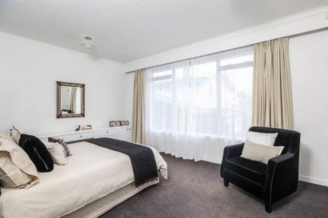Photo of property in 132 Mountain Road, Henderson Valley, Auckland, 0612