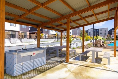 Photo of property in 8/25 Jabuka Street, Glen Eden, 0602