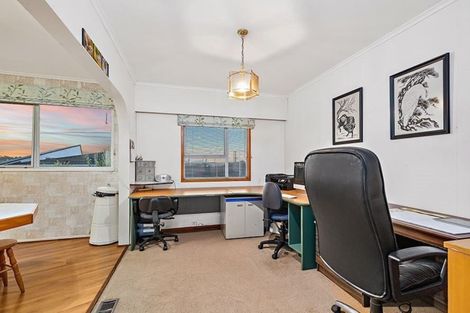 Photo of property in 17 Cyclarama Crescent, Massey, Auckland, 0614