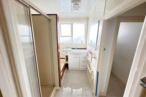 Photo of property in 204 Edmonton Road, Te Atatu South, Auckland, 0610
