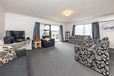 Photo of property in 2/174 Old Wairoa Road, Papakura, 2110