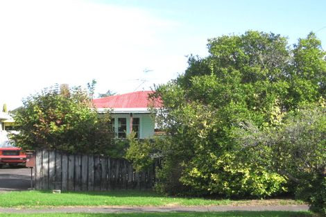 Photo of property in 59 Larnoch Road, Henderson, Auckland, 0610
