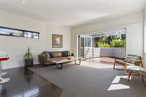 Photo of property in 7a Justin Place, Te Atatu Peninsula, Auckland, 0610
