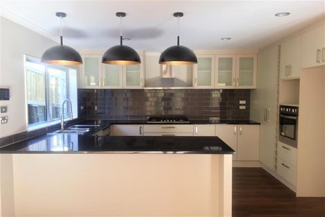 Photo of property in 104 Keri Vista Rise, Papakura, 2110